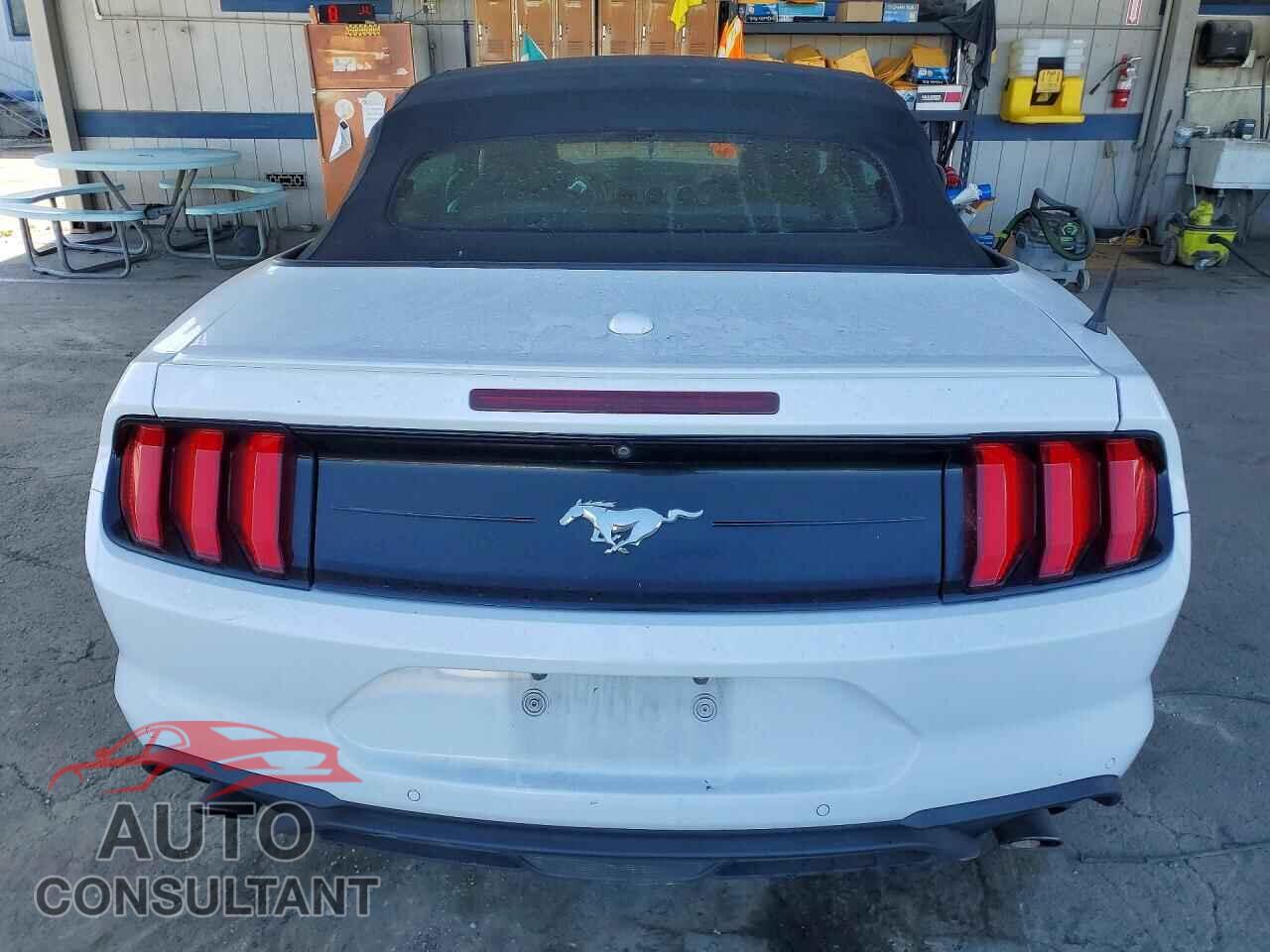 FORD MUSTANG 2018 - 1FATP8UH7J5132397