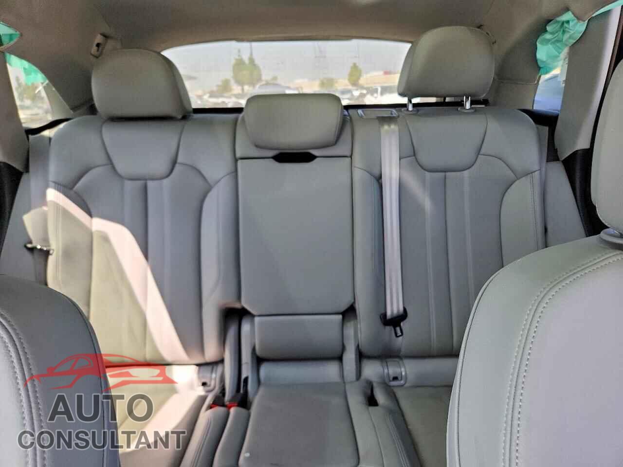 AUDI Q5 2018 - WA1CNAFY5J2018043