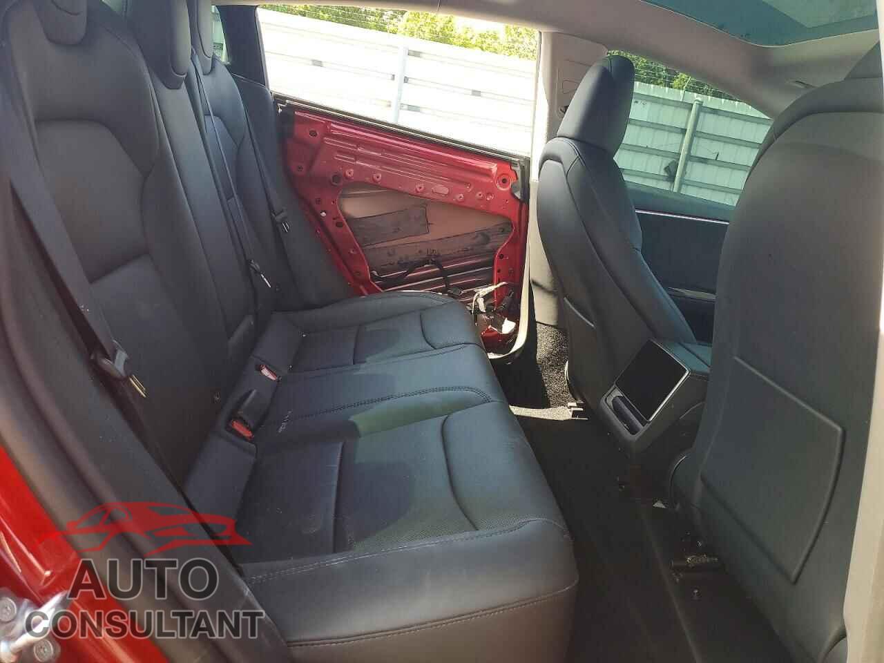 TESLA MODEL 3 2025 - 5YJ3E1EB4SF951871