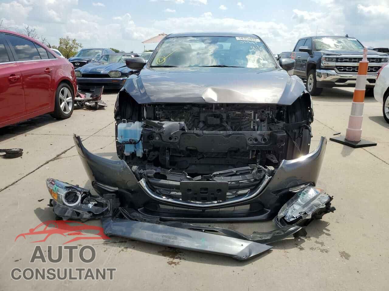 MAZDA 3 2018 - 3MZBN1U74JM208482
