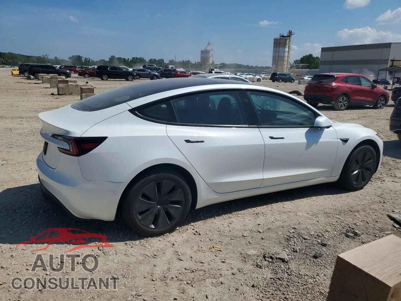 TESLA MODEL 3 2024 - 5YJ3E1EA7RF717550