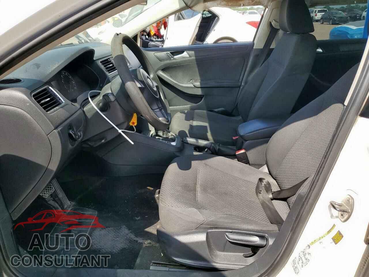 VOLKSWAGEN JETTA 2014 - 3VW2K7AJ2EM226349