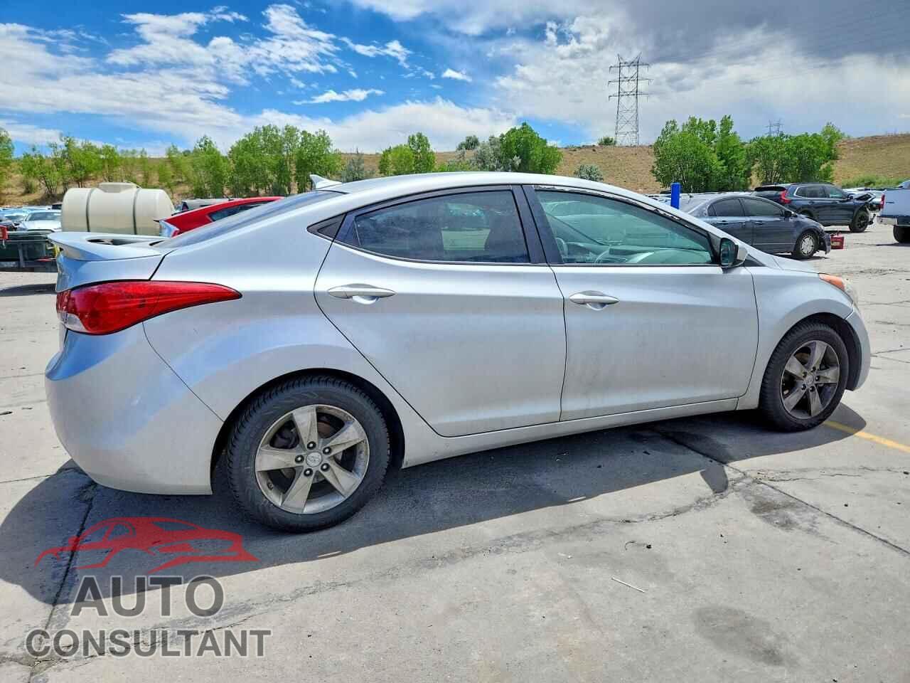 HYUNDAI ELANTRA 2013 - KMHDH4AE8DU853221