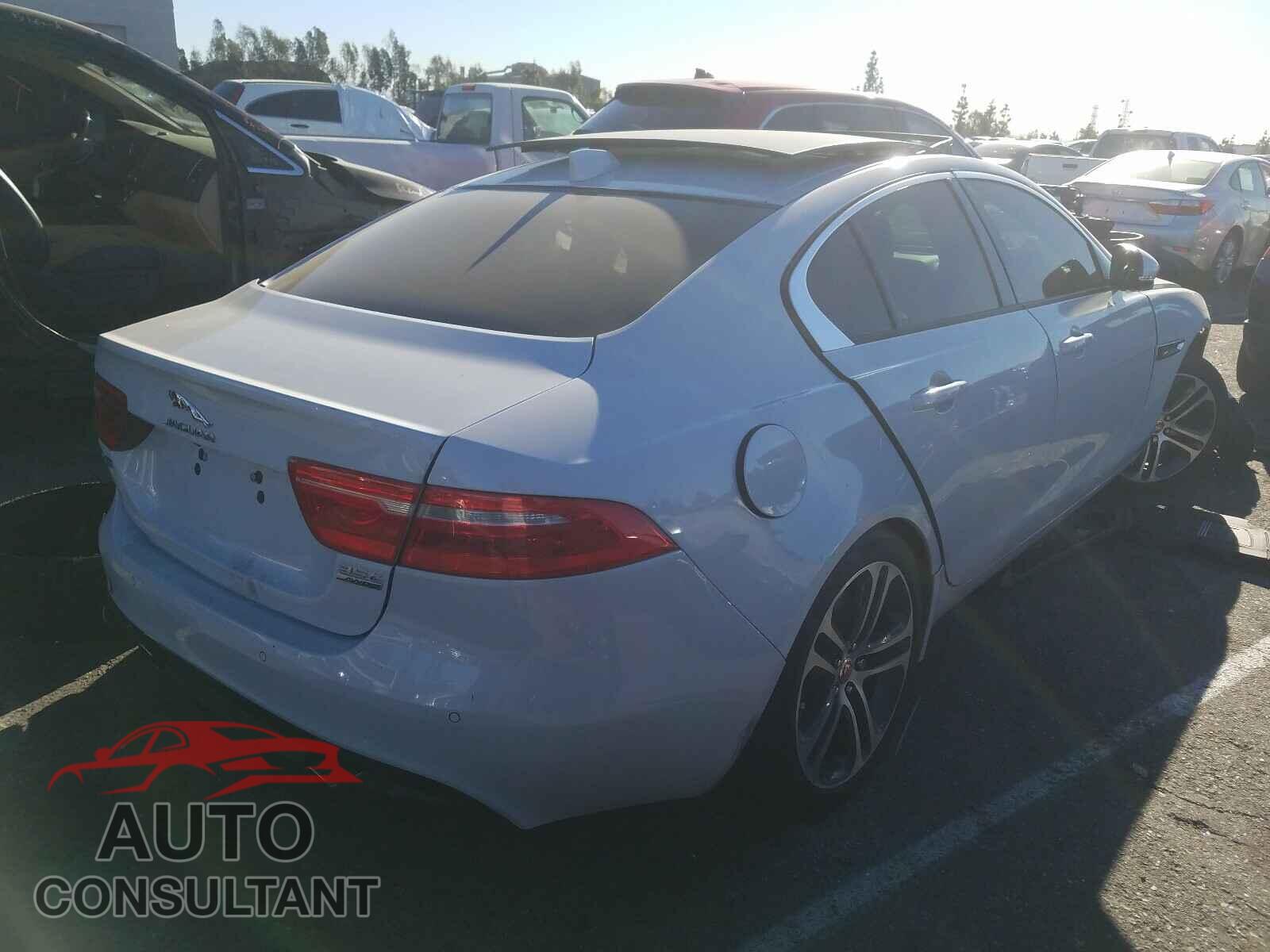 JAGUAR XE 2017 - SAJAJ4BV8HCP11538