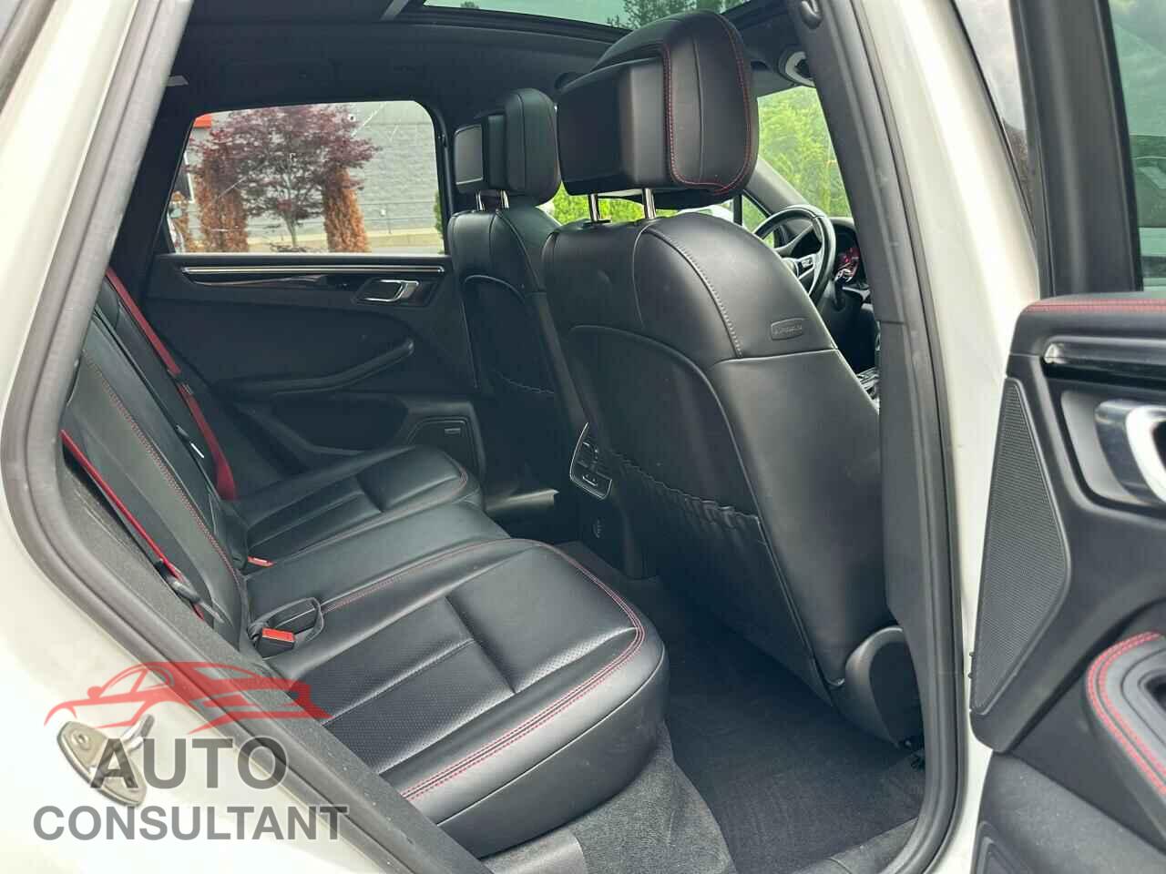 PORSCHE MACAN 2018 - WP1AG2A50JLB60299