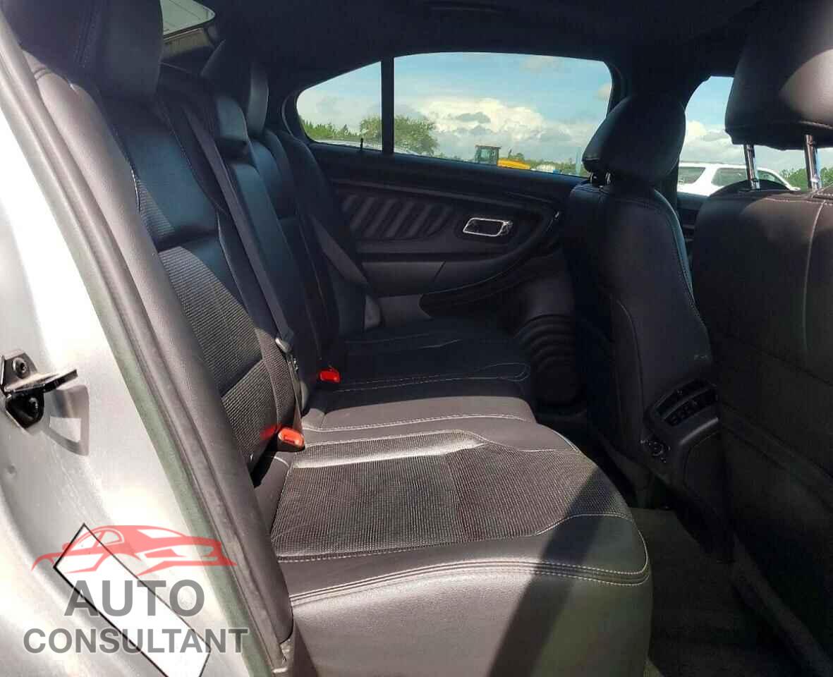 FORD TAURUS 2018 - 1FAHP2F84JG128389