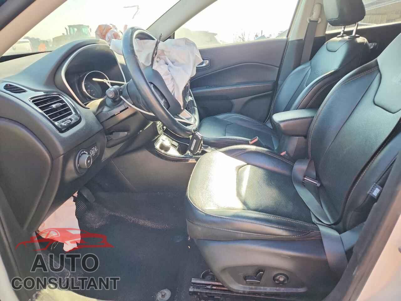 JEEP COMPASS 2019 - 3C4NJDCB4KT761367