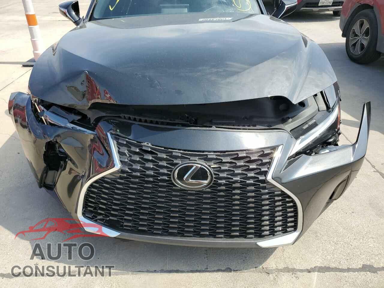 LEXUS IS 2021 - JTHAA1D2XM5110869