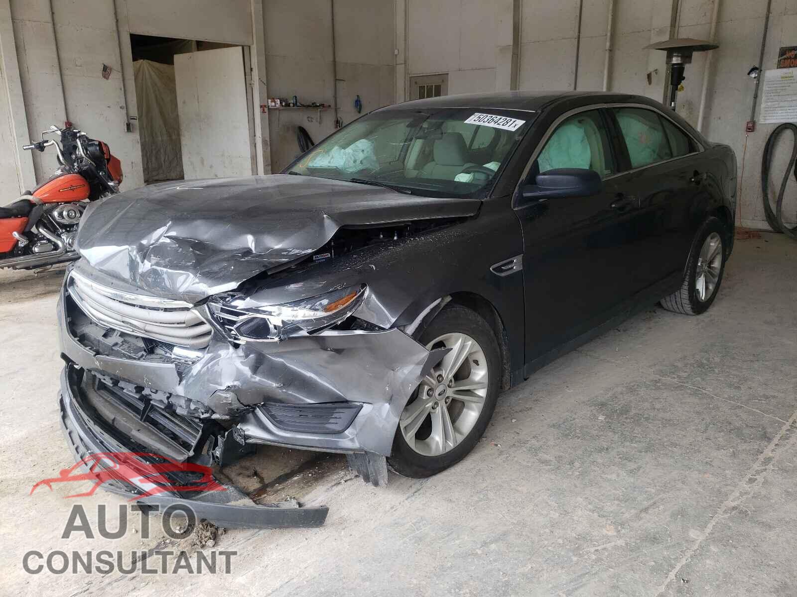 FORD TAURUS 2018 - 1FAHP2D8XJG133096