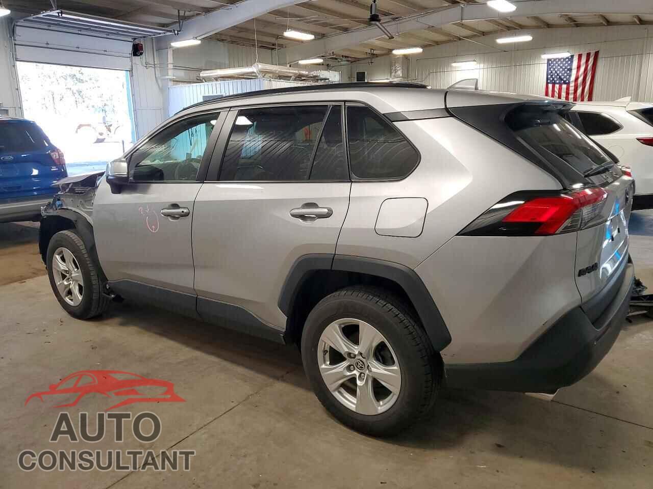 TOYOTA RAV4 2020 - JTMP1RFV2LJ035611