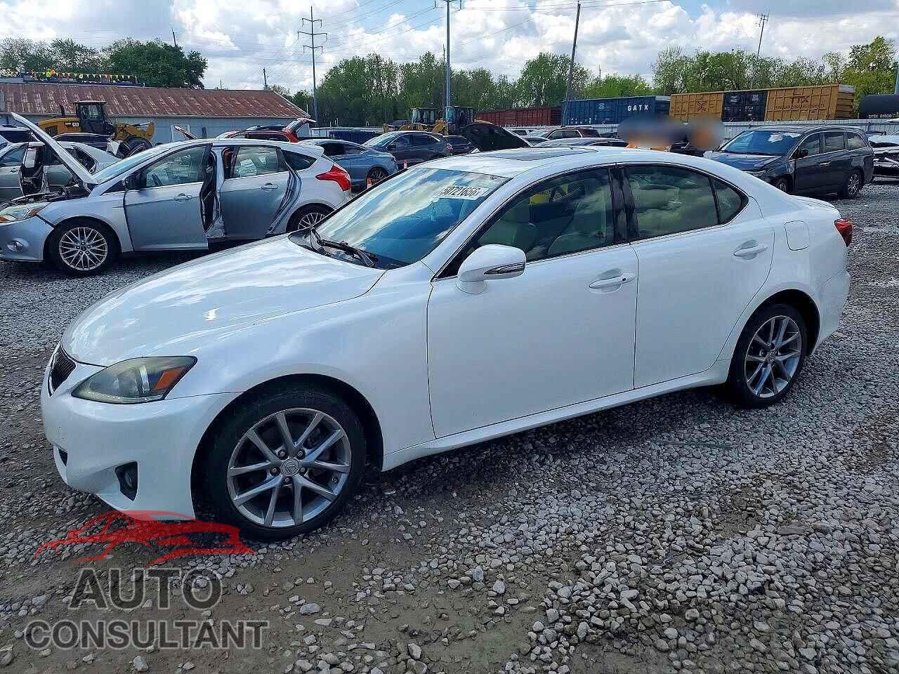 LEXUS IS 2013 - JTHCF5C25D5063673