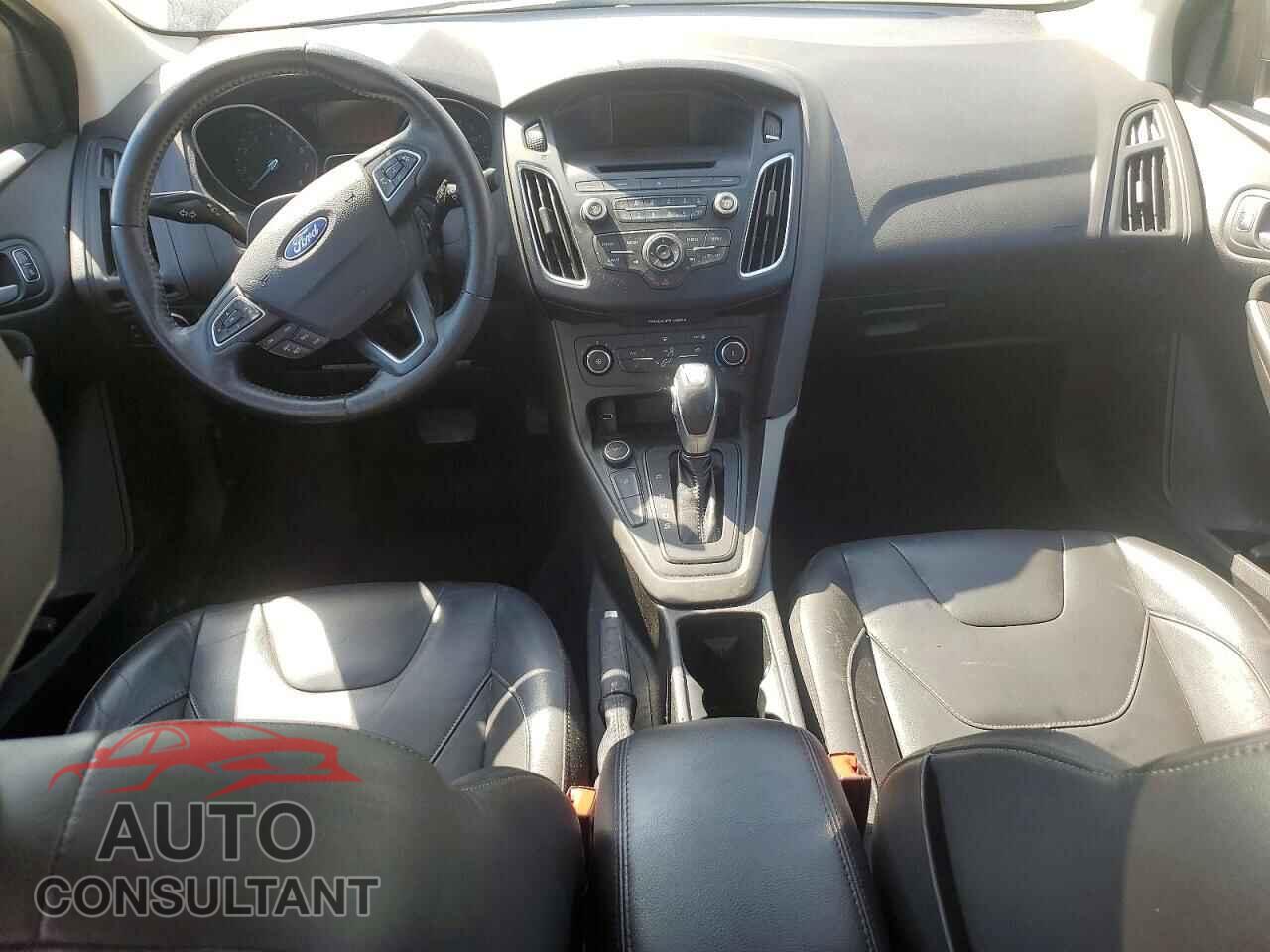 FORD FOCUS 2015 - 1FADP3F25FL275223