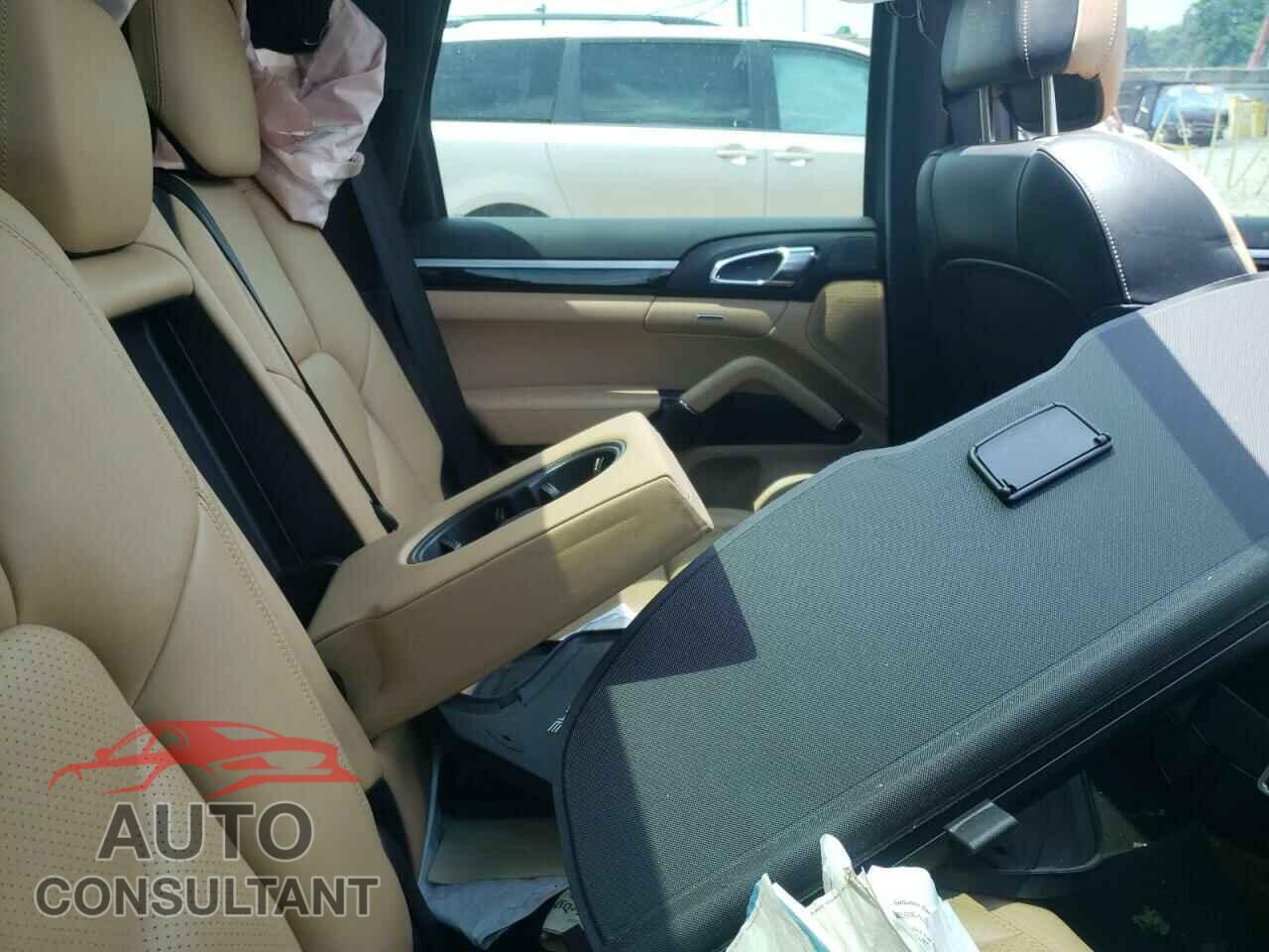 PORSCHE CAYENNE 2016 - WP1AA2A23GLA05178