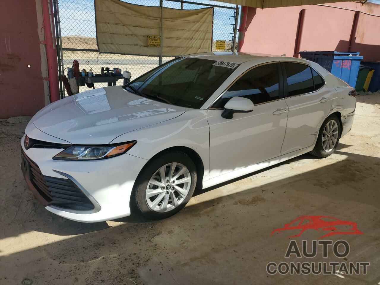 TOYOTA CAMRY 2022 - 4T1C11AK1NU625115