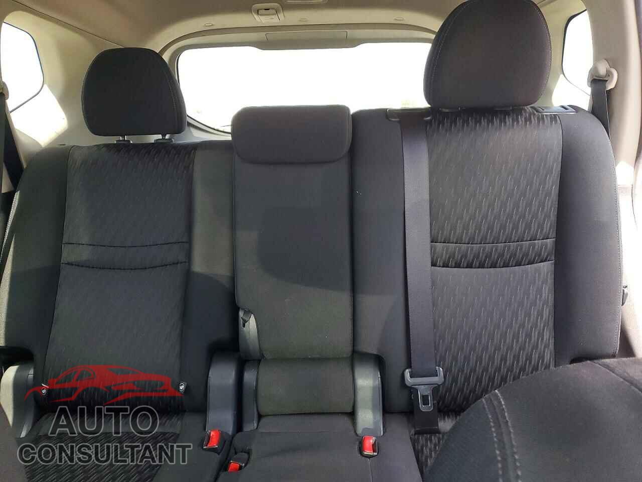 NISSAN ROGUE 2017 - KNMAT2MV7HP510345