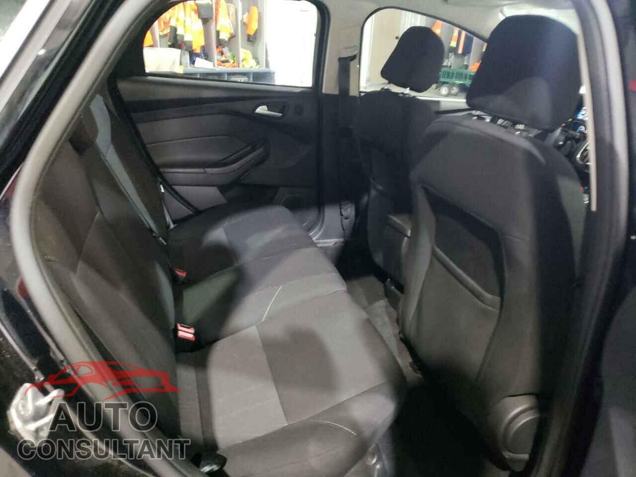 FORD FOCUS 2017 - 1FADP3M20HL336239