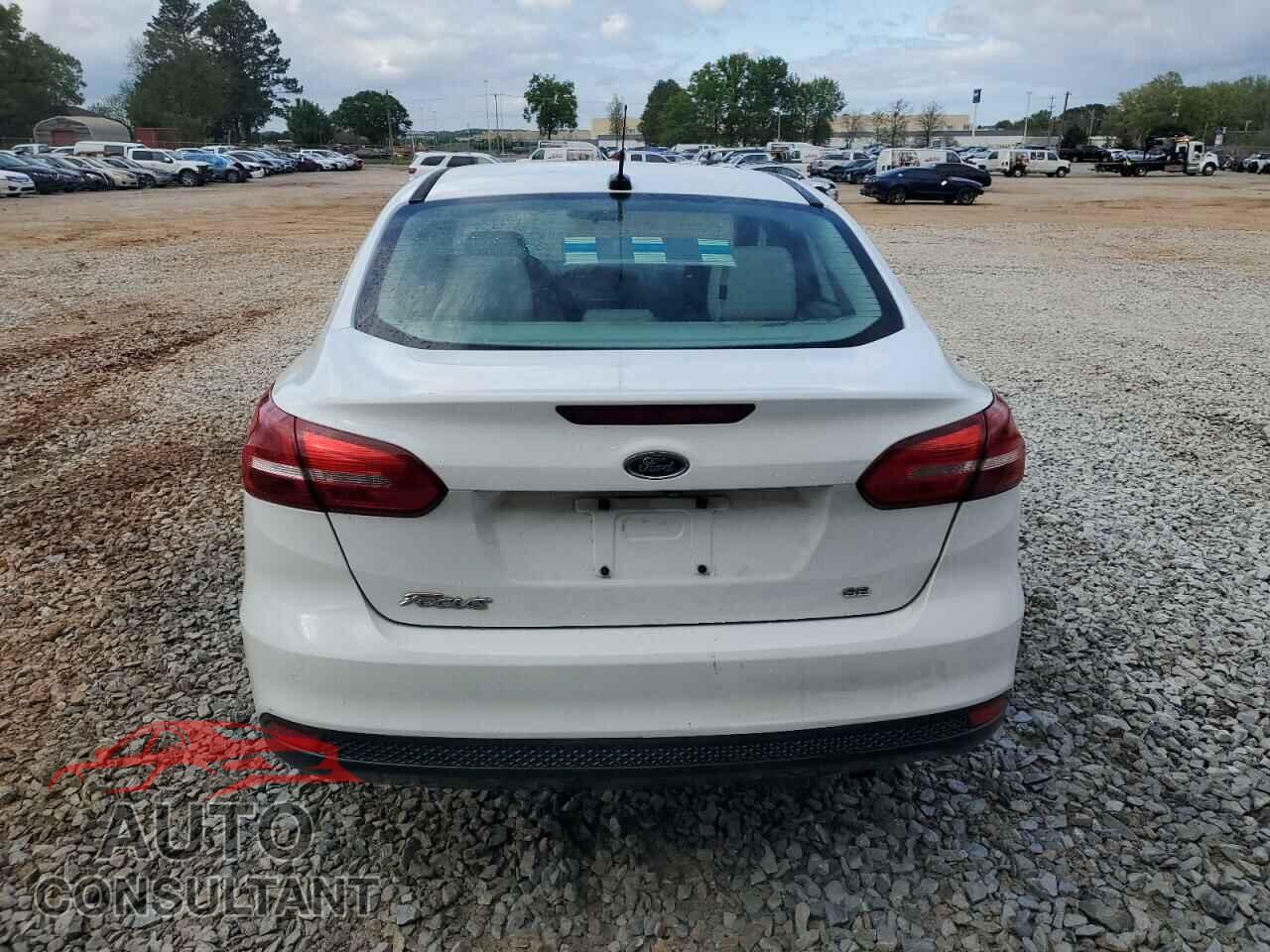 FORD FOCUS 2015 - 1FADP3F28FL243866