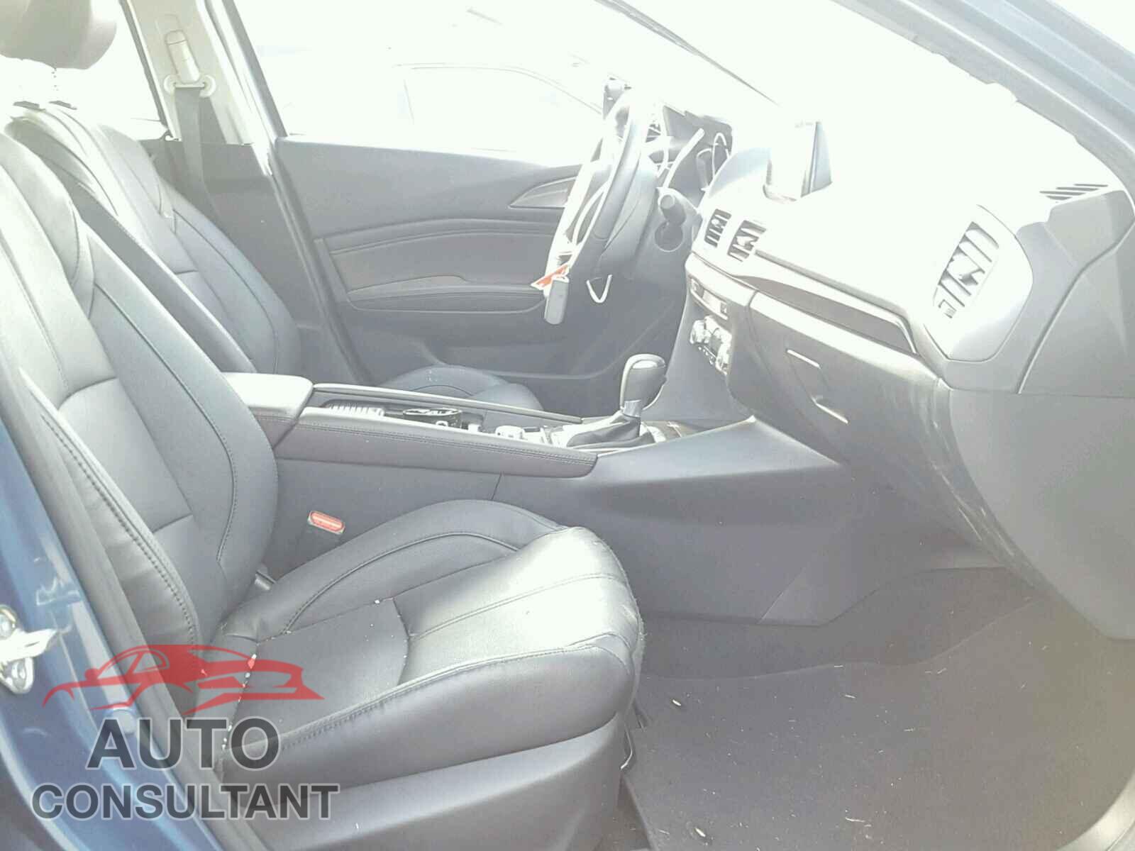 MAZDA 3 2017 - 3MZBN1W31HM132479