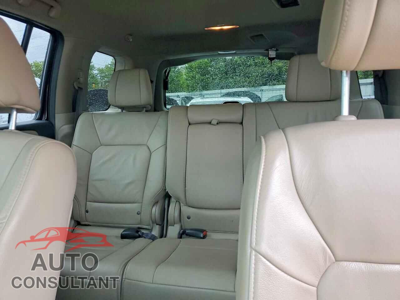 HONDA PILOT 2015 - 5FNYF4H59FB007659