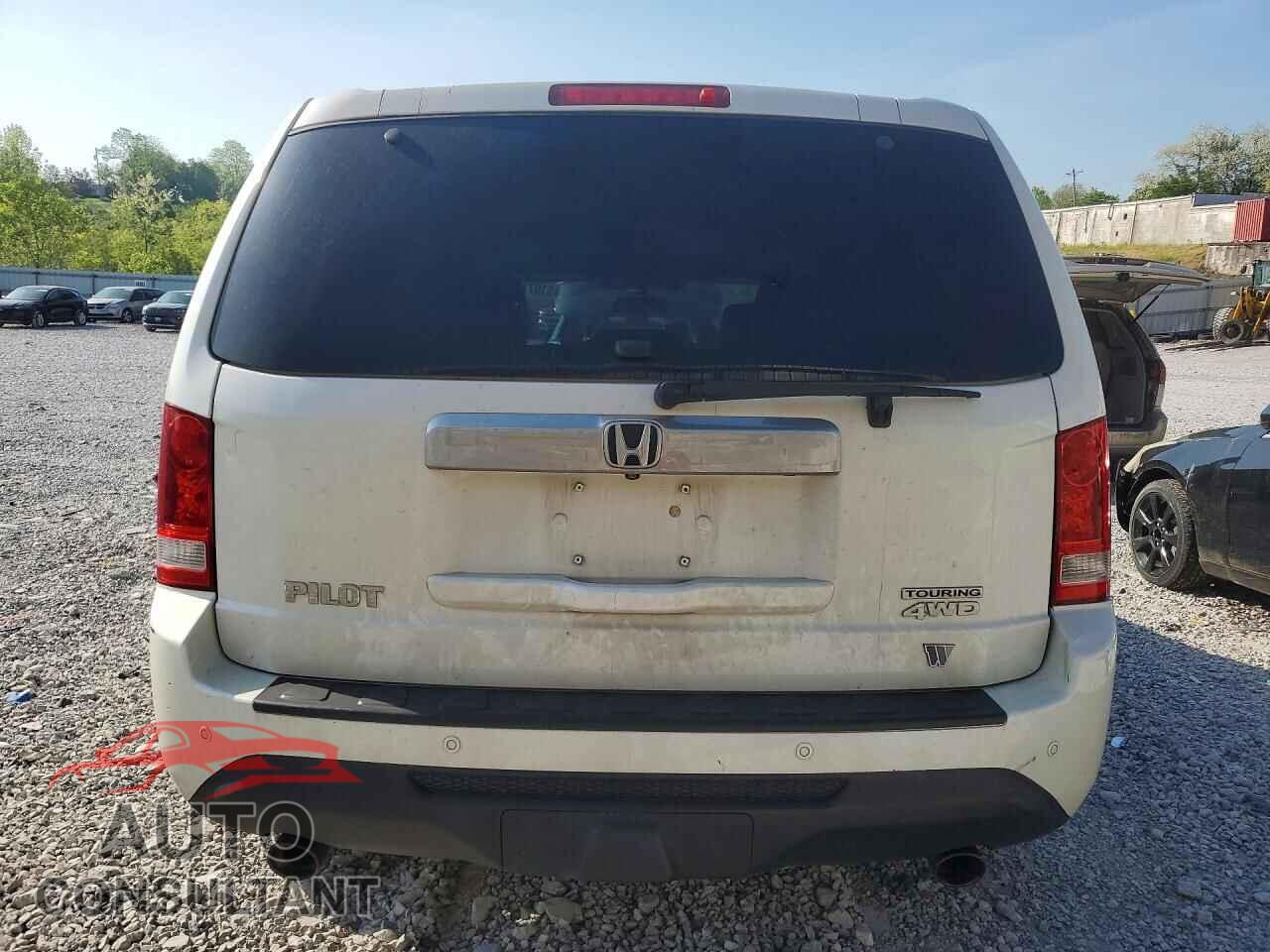 HONDA PILOT 2015 - 5FNYF4H99FB014064