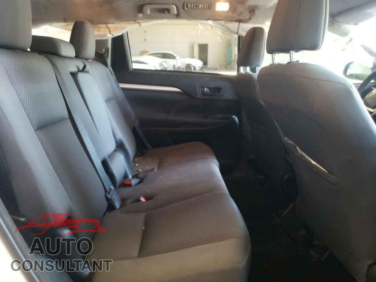 TOYOTA HIGHLANDER 2017 - 5TDBGRFH1HS036388
