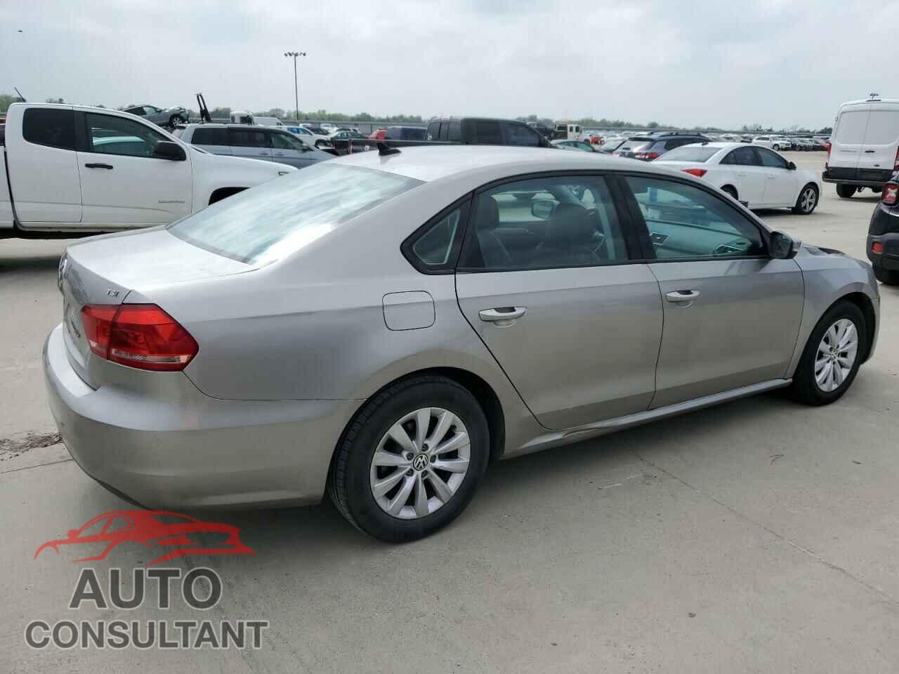 VOLKSWAGEN PASSAT 2014 - 1VWAT7A33EC066526
