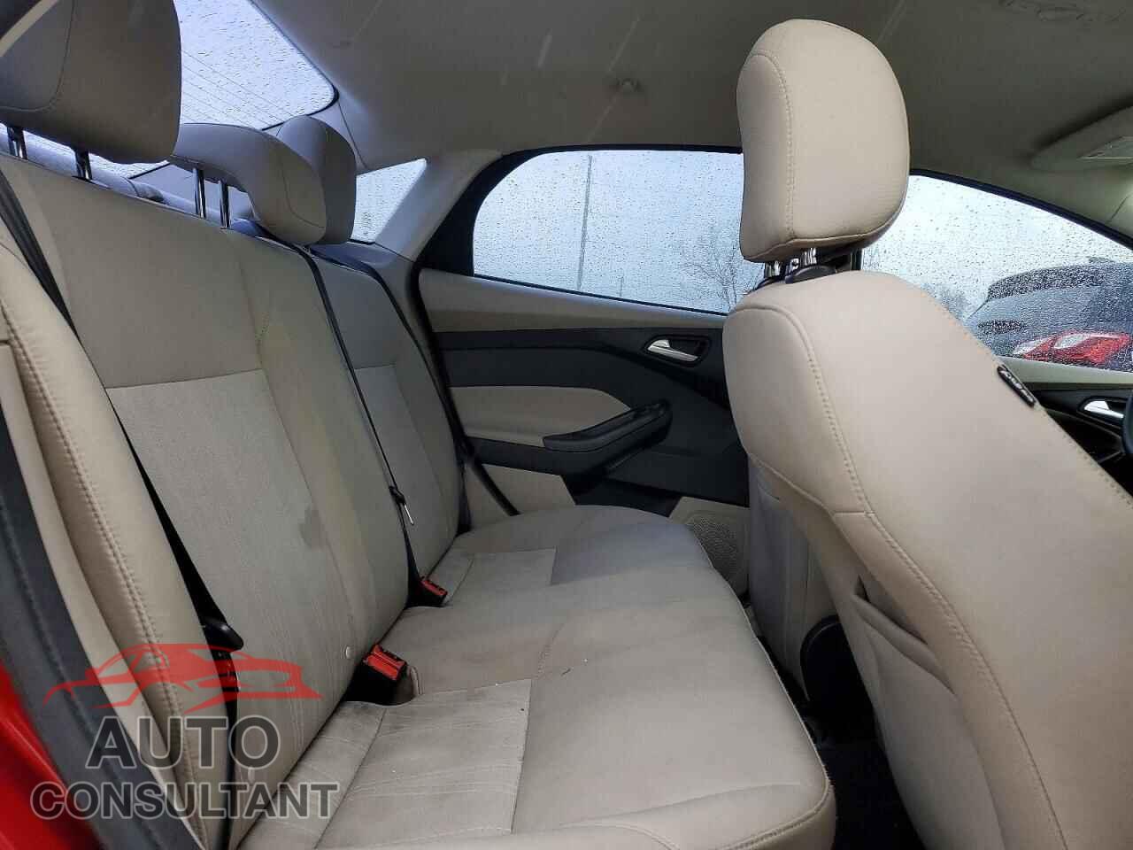 FORD FOCUS 2015 - 1FADP3F22FL360892