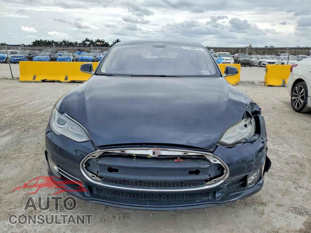 TESLA MODEL S 2013 - 5YJSA1CN7DFP19725