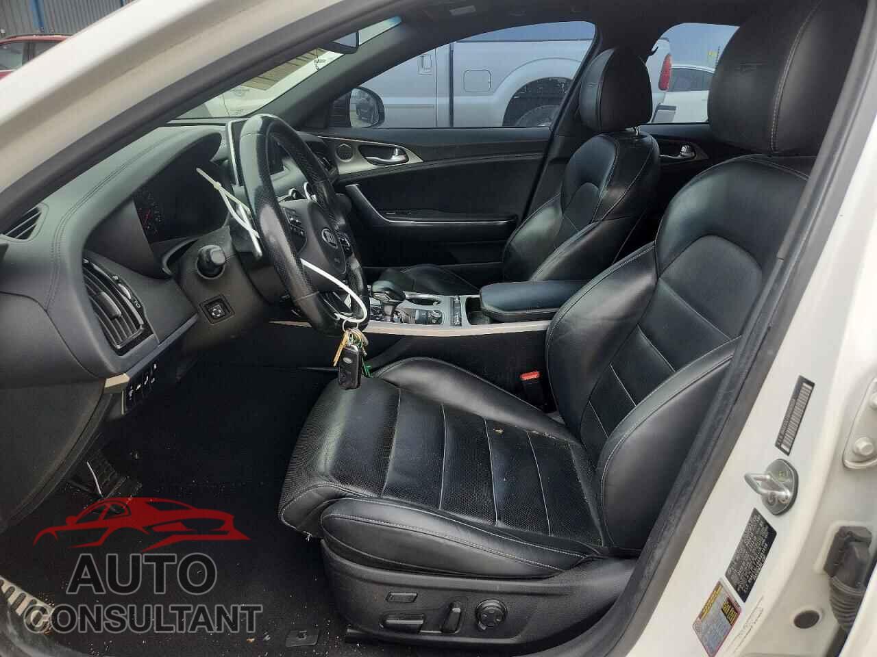 KIA STINGER 2019 - KNAE55LC6K6061604