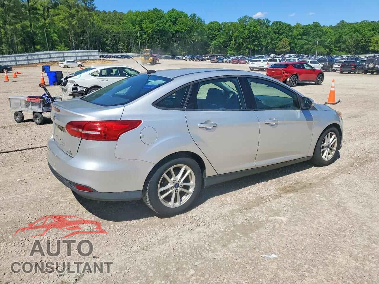 FORD FOCUS 2015 - 1FADP3F27FL204444