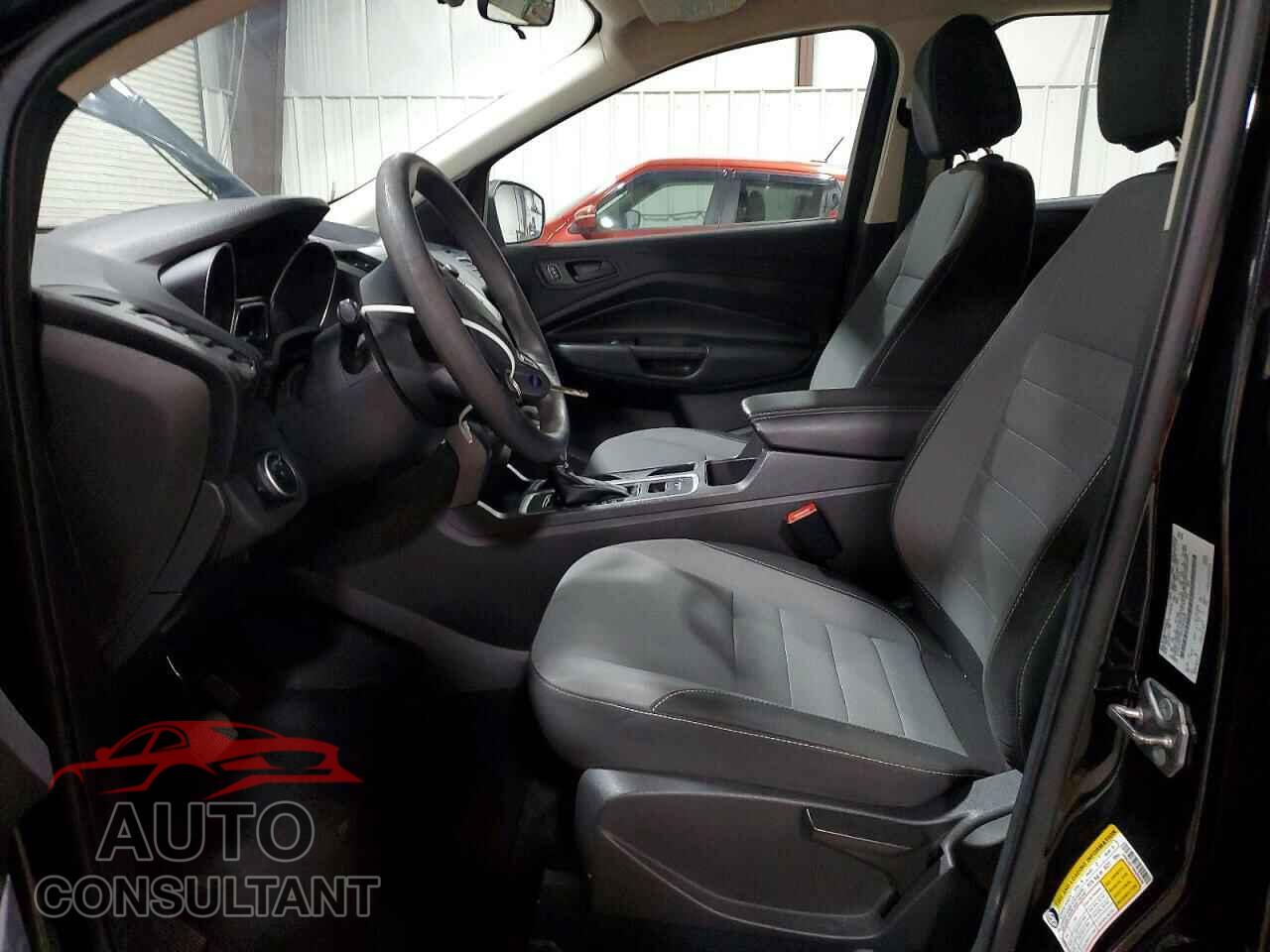 FORD ESCAPE 2017 - 1FMCU0F79HUB94596