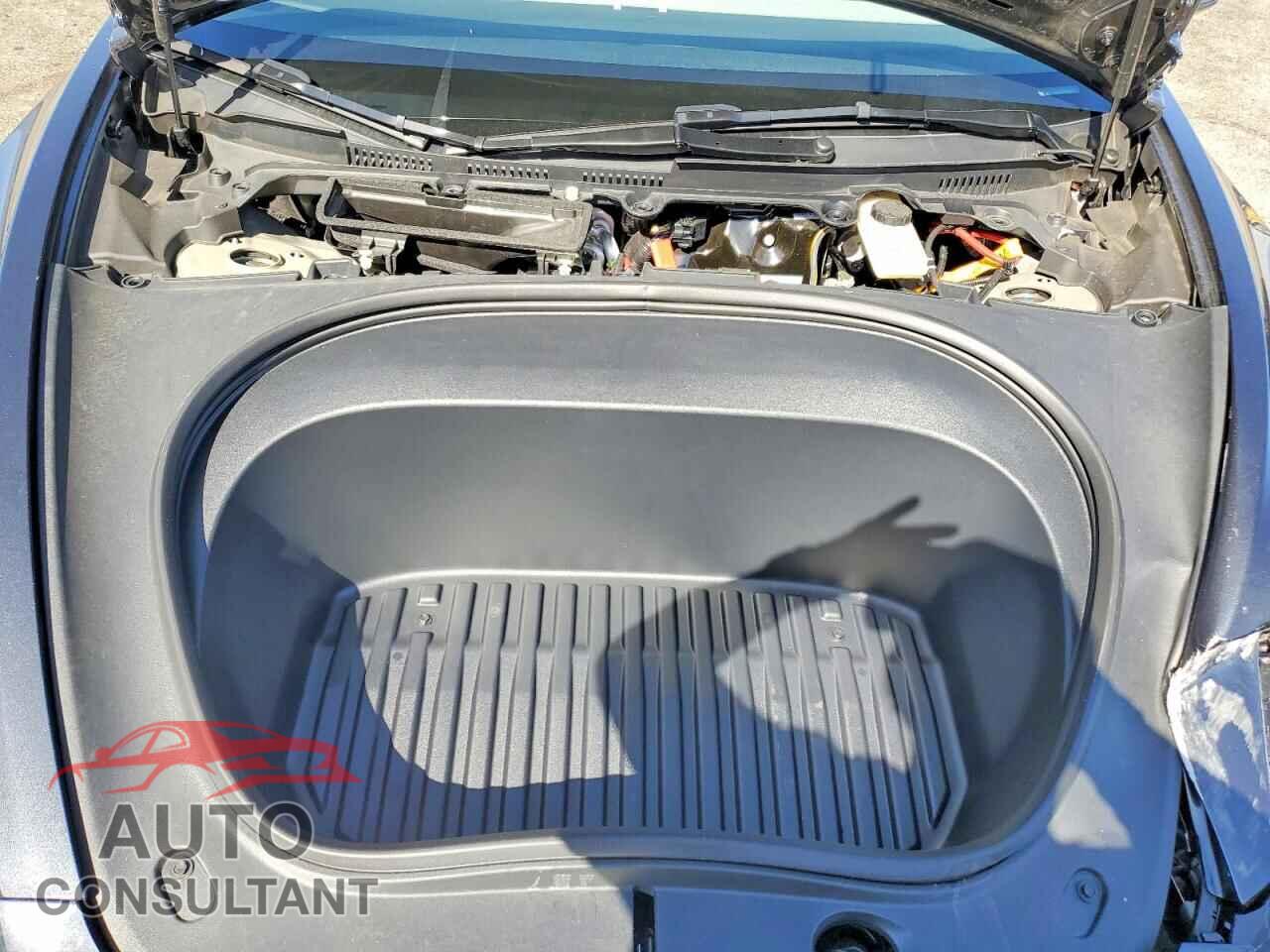TESLA MODEL 3 2025 - 5YJ3E1EA8SF887745