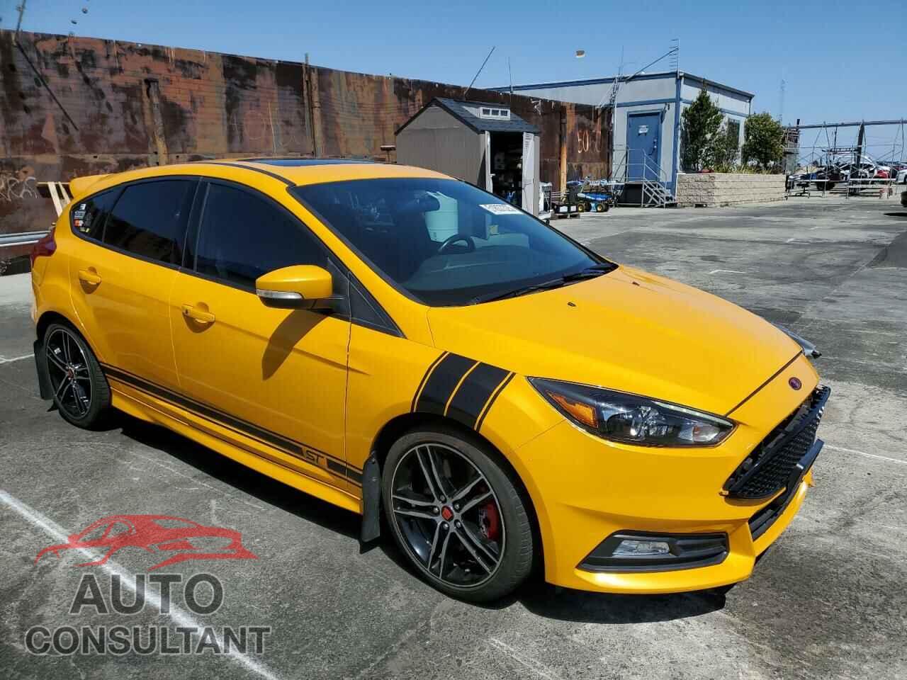 FORD FOCUS 2015 - 1FADP3L9XFL261738