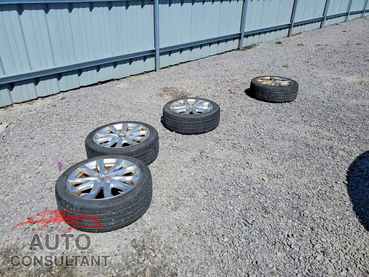 MAZDA 3 2015 - JM1BM1W30F1229530
