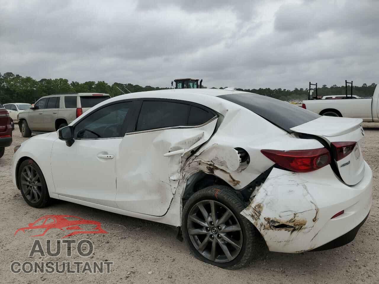 MAZDA 3 2018 - 3MZBN1V34JM233779