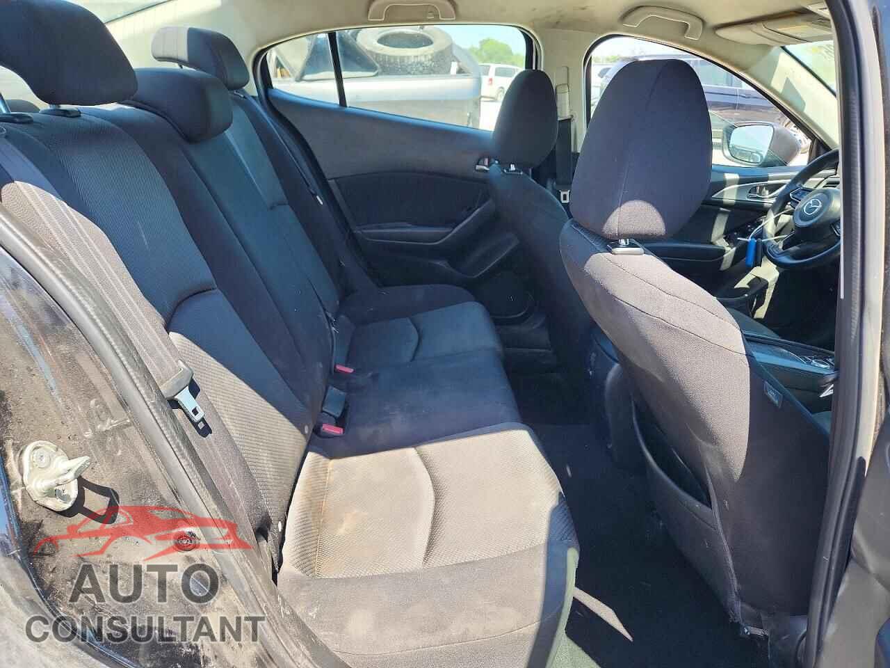 MAZDA 3 2018 - 3MZBN1U7XJM166867