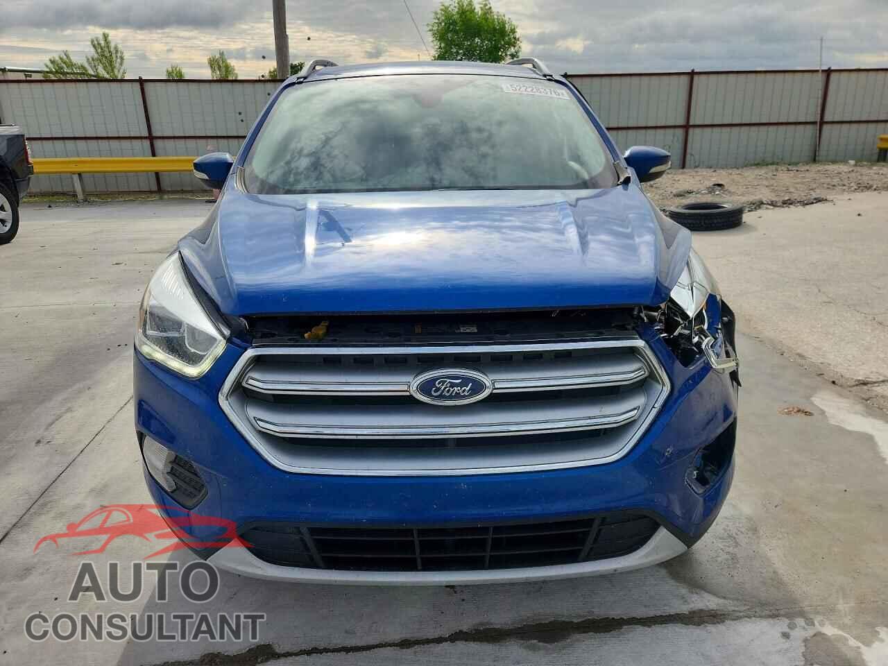 FORD ESCAPE 2017 - 1FMCU0J90HUF10802