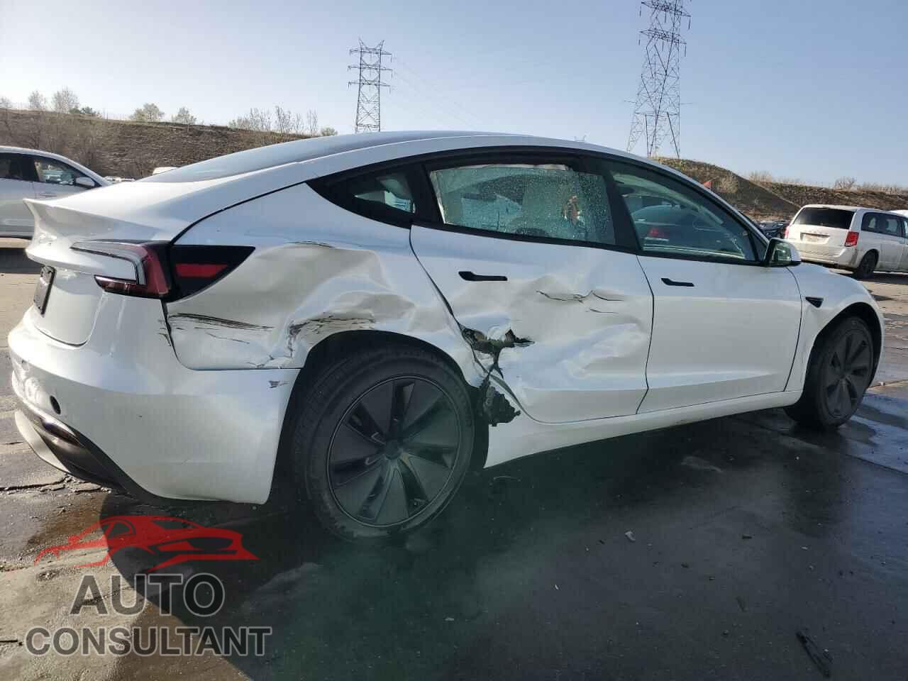 TESLA MODEL 3 2025 - 5YJ3E1EAXSF935004