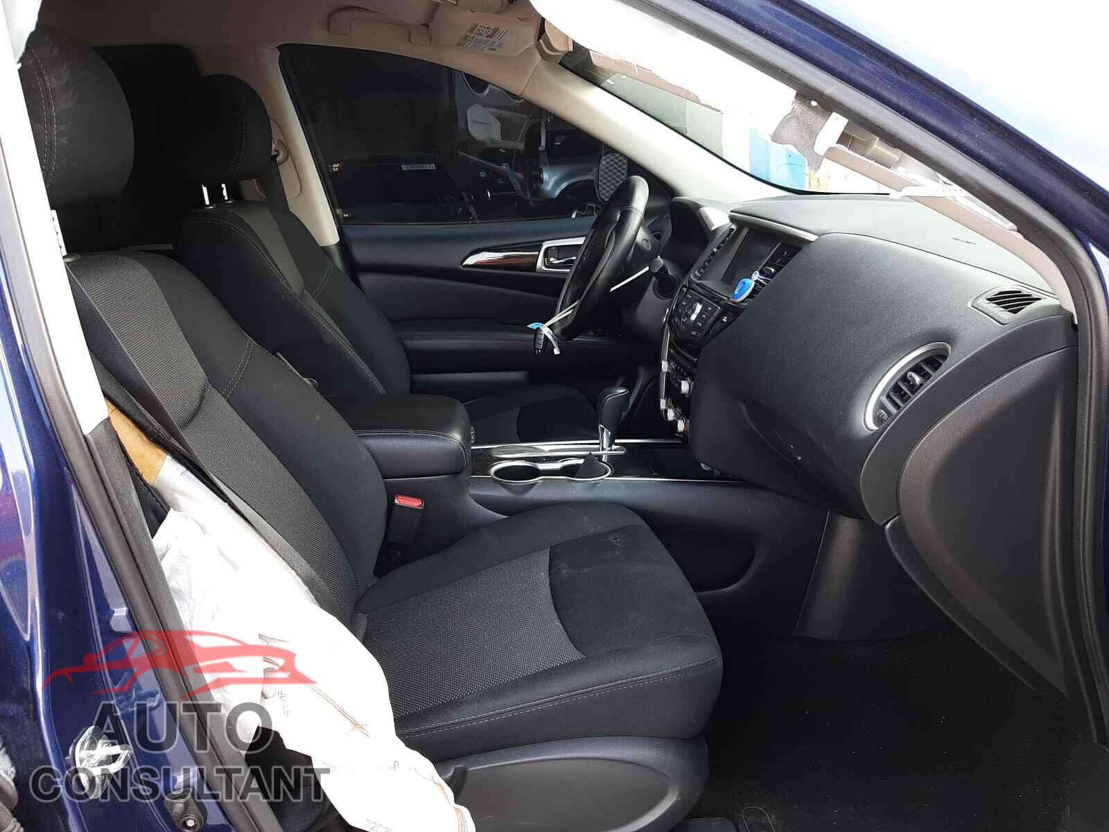NISSAN PATHFINDER 2018 - 5N1DR2MN5JC604647