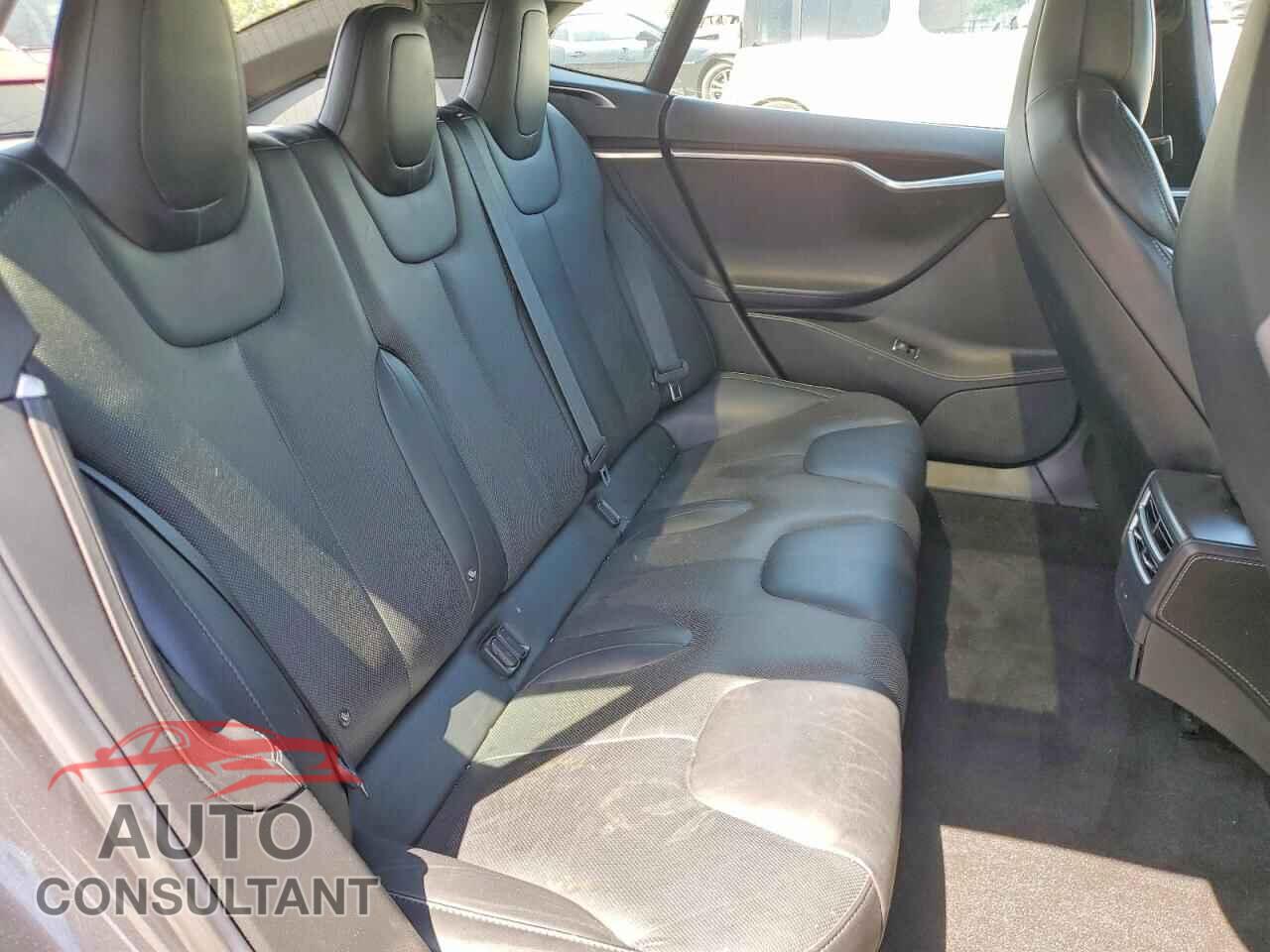 TESLA MODEL S 2017 - 5YJSA1E23HF179394
