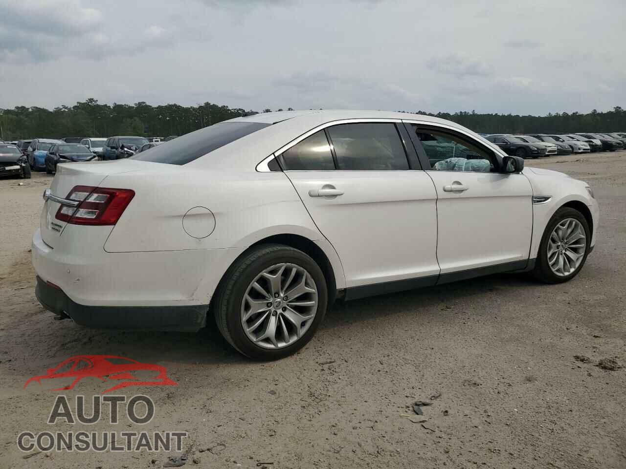 FORD TAURUS 2017 - 1FAHP2F82HG132970