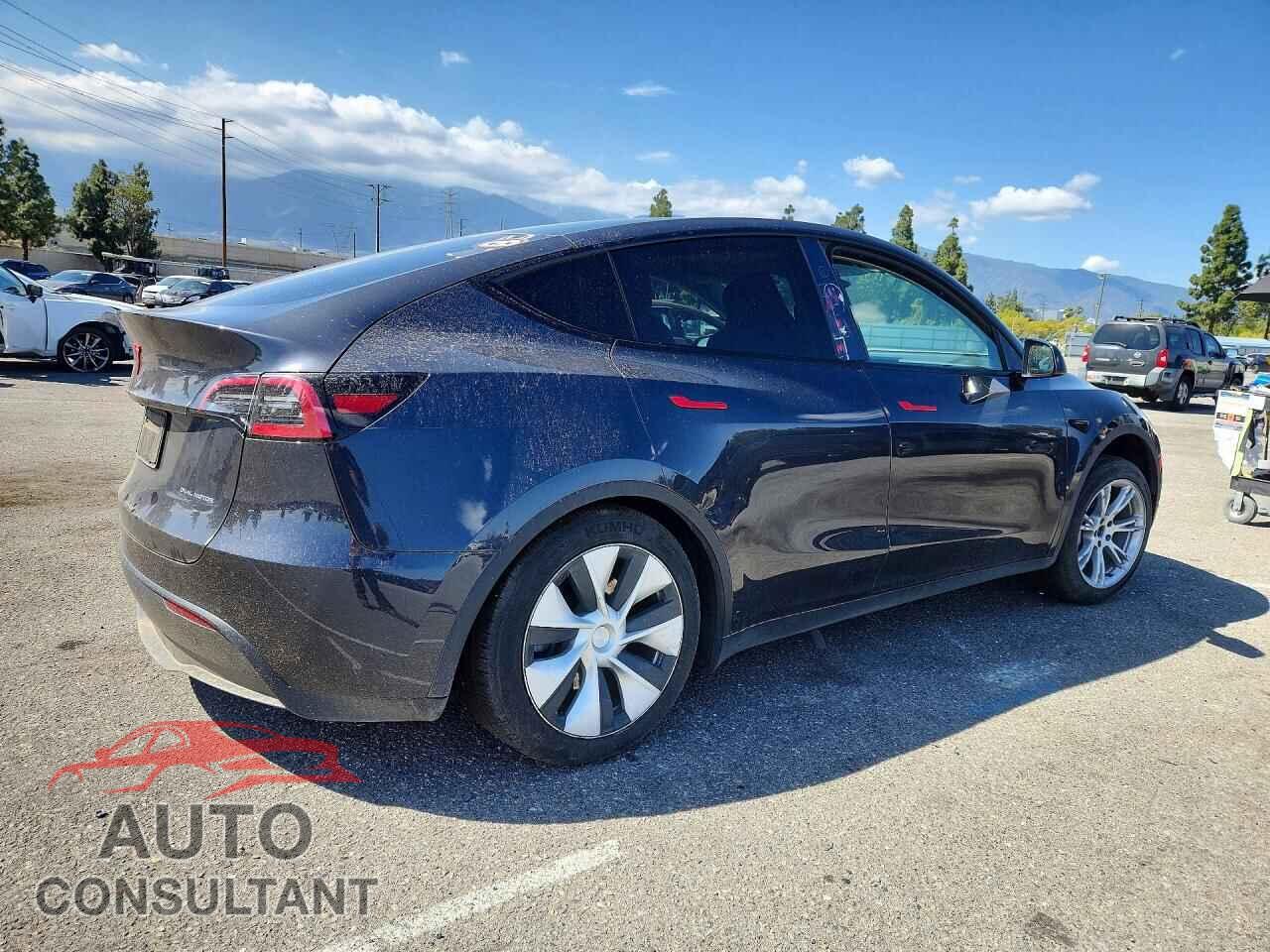 TESLA MODEL Y 2024 - 7SAYGAEEXRF028284