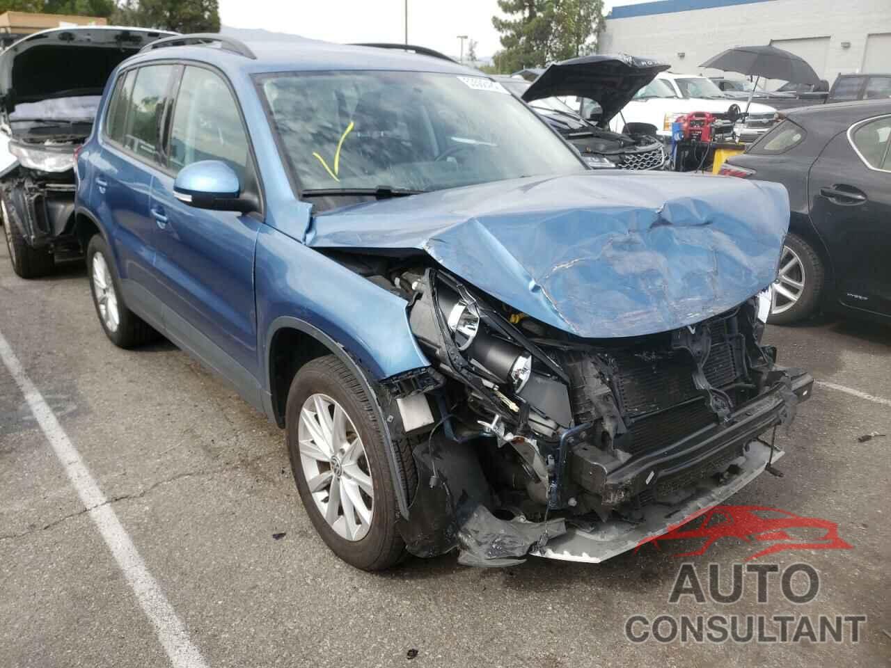 VOLKSWAGEN TIGUAN 2017 - WVGAV7AX5HK050902