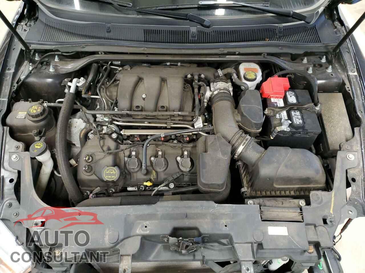 FORD TAURUS 2019 - 1FAHP2D87KG106343
