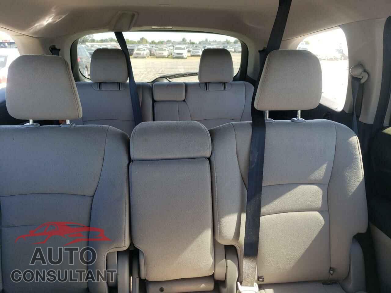 HONDA PILOT 2018 - 5FNYF5H35JB015884
