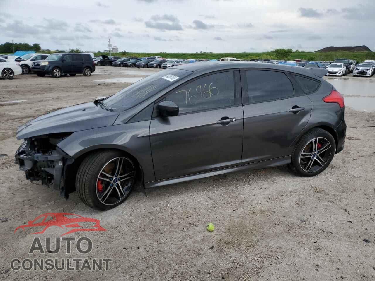 FORD FOCUS 2017 - 1FADP3L92HL229708