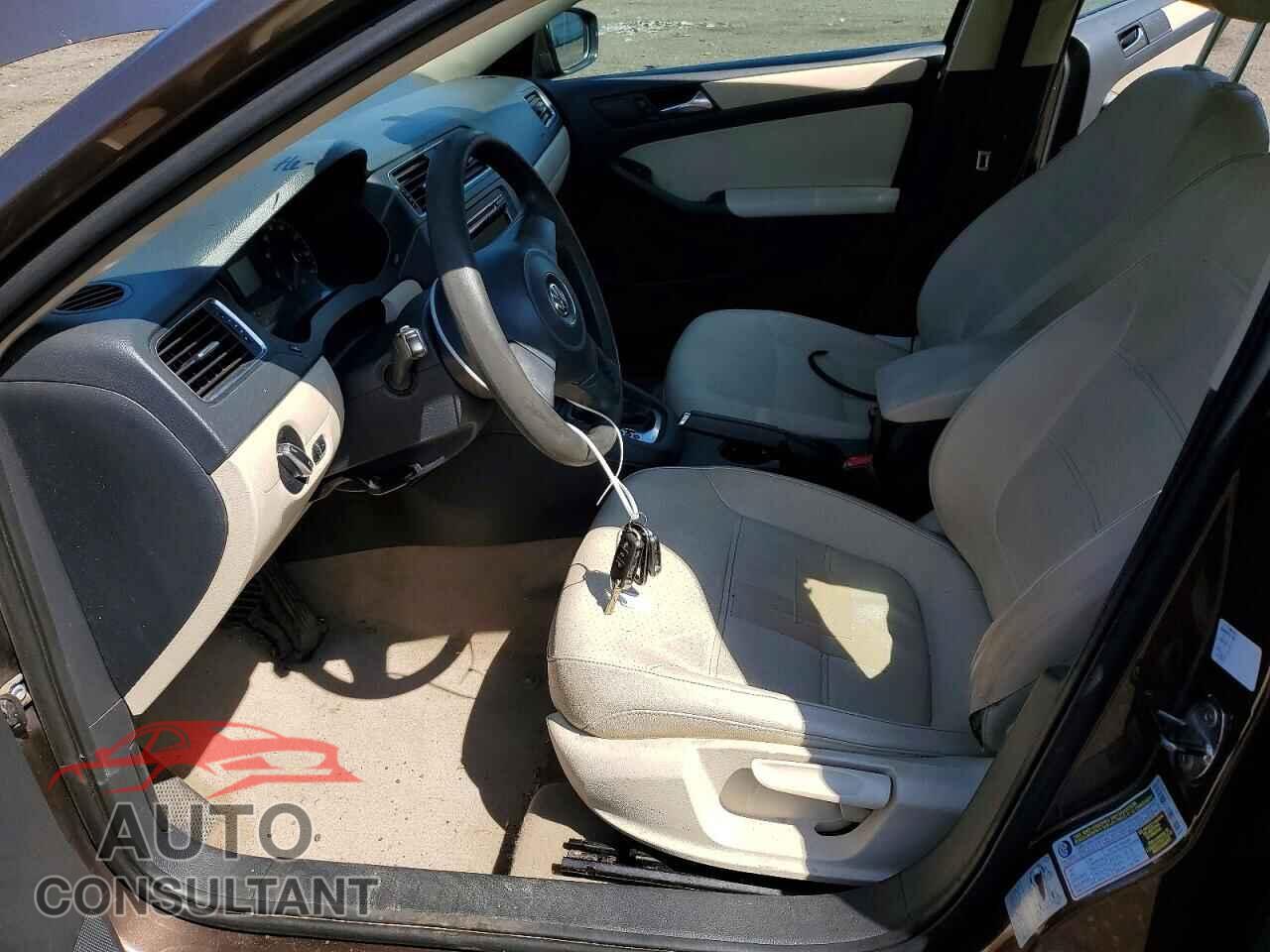VOLKSWAGEN JETTA 2011 - 3VWDX7AJ5BM346992