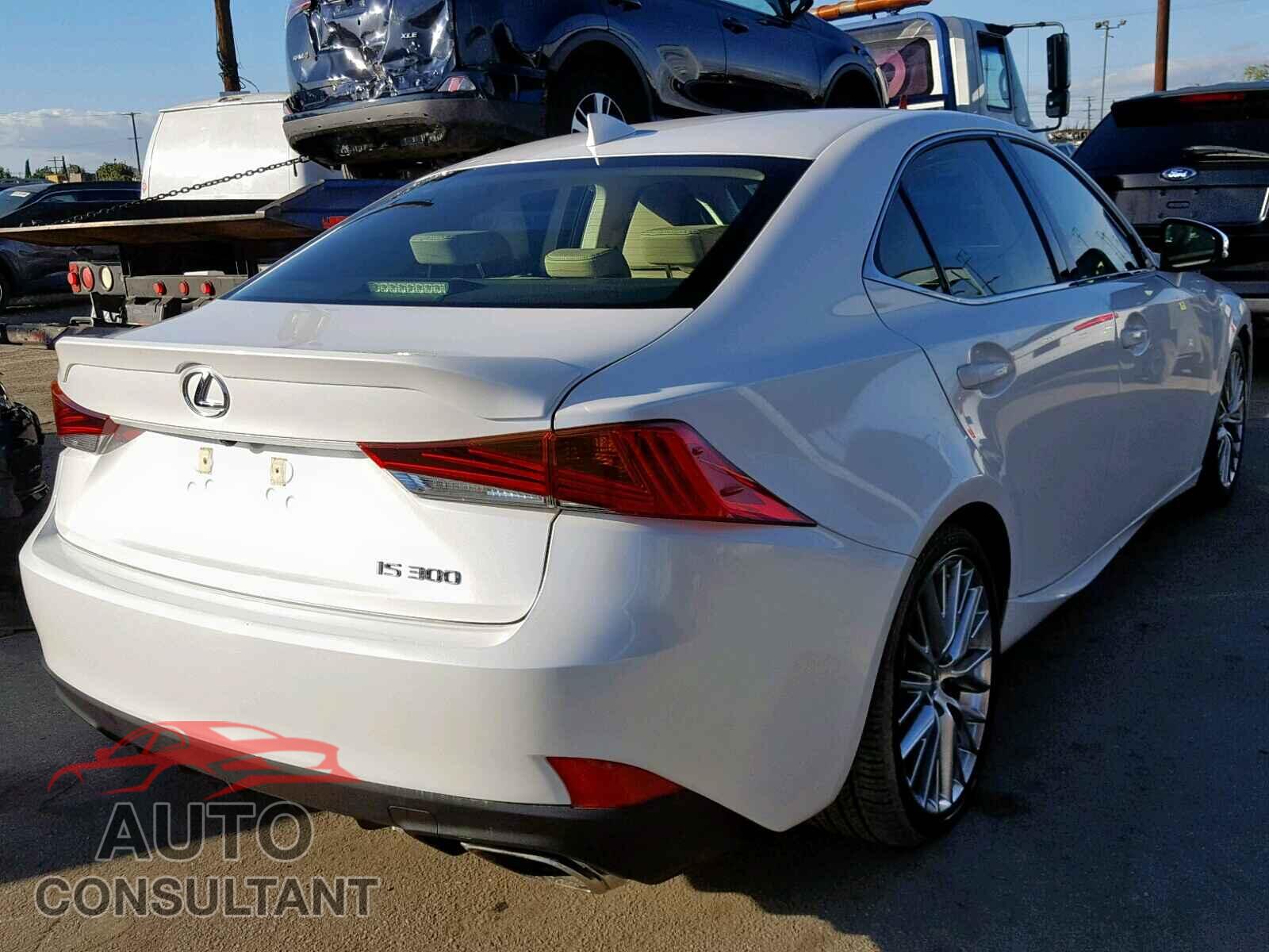 LEXUS IS 2018 - JTHBA1D2XJ5066999