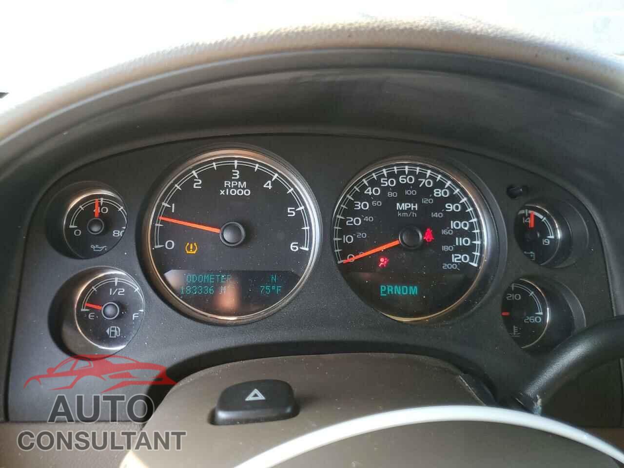 CHEVROLET TAHOE 2011 - 1GNSCAE00BR395849