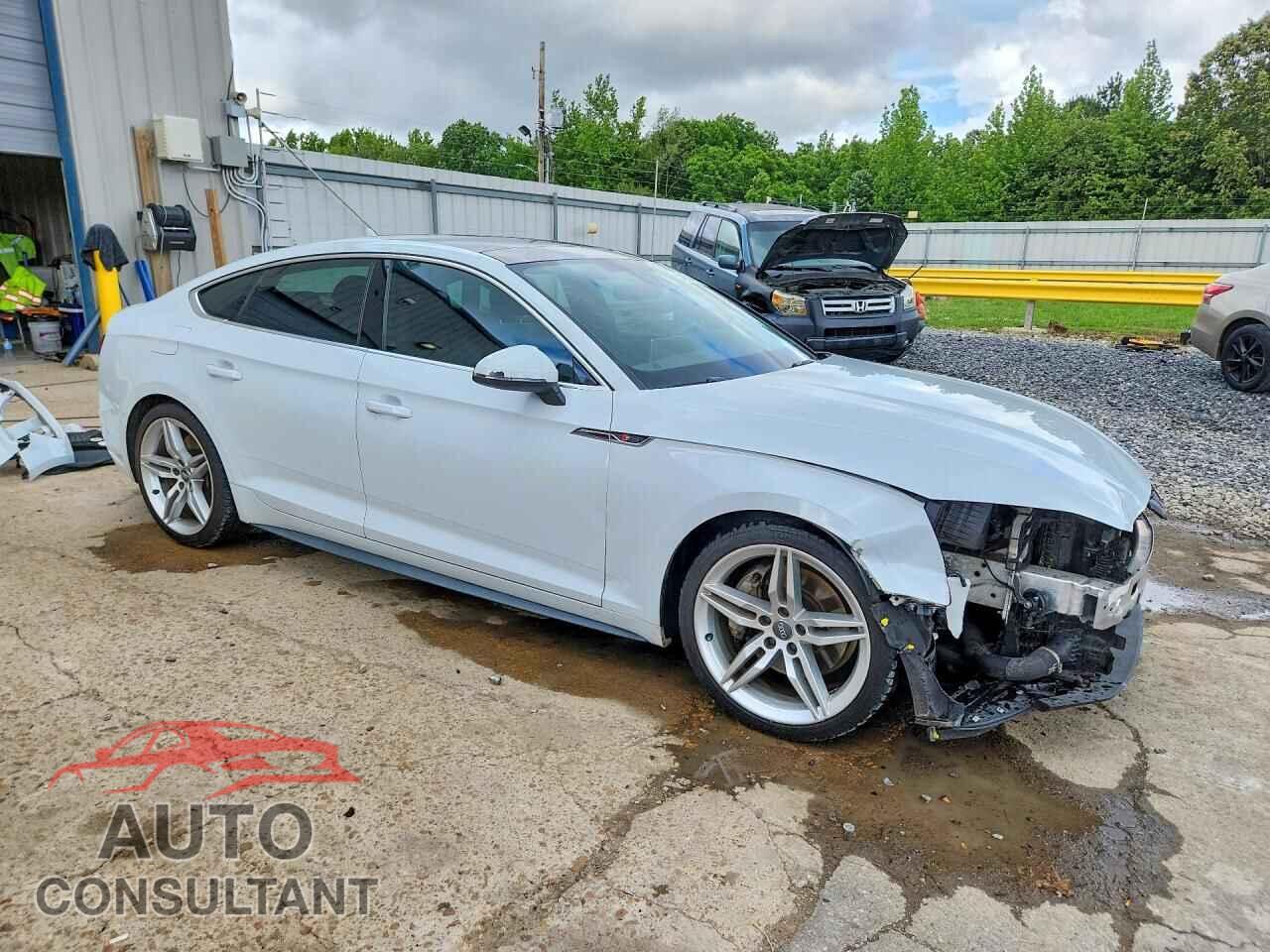AUDI A5 2018 - WAUENCF59JA006206